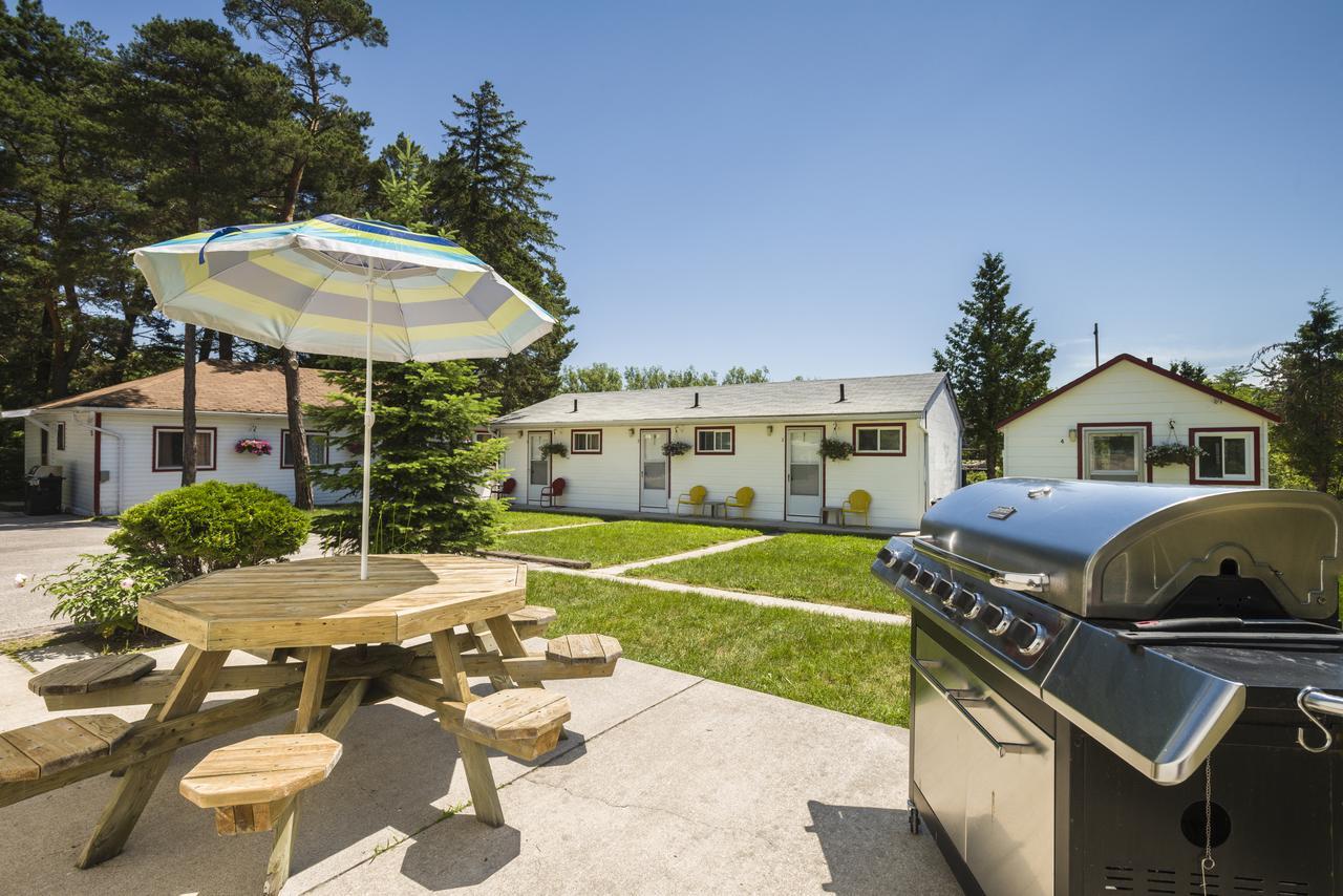 Hollywood Cottages Уасага Бийч Екстериор снимка
