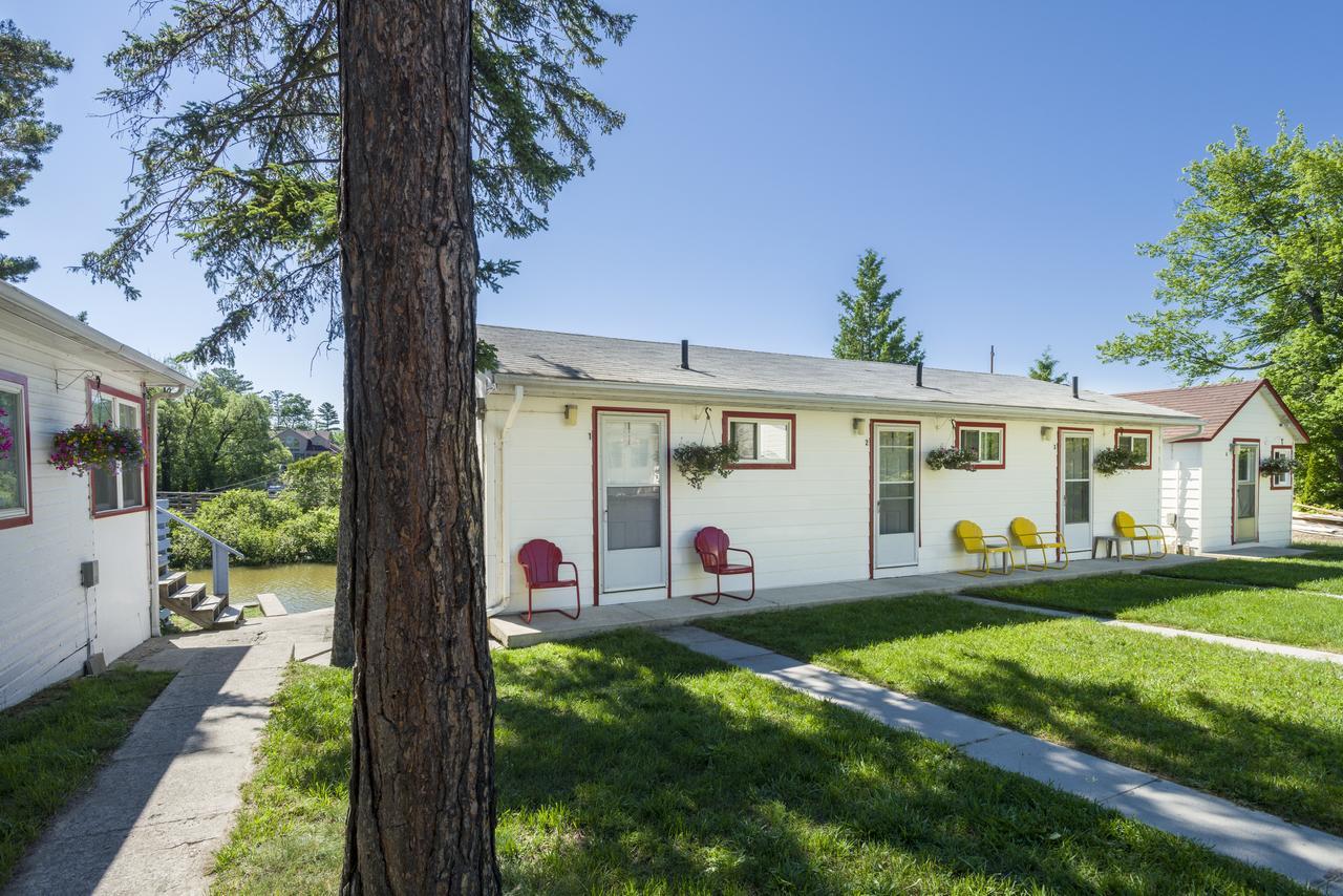Hollywood Cottages Уасага Бийч Екстериор снимка