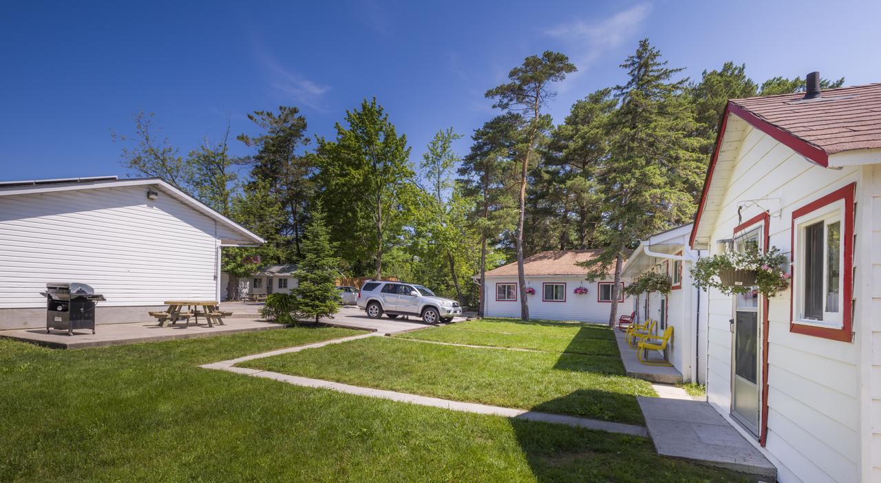 Hollywood Cottages Уасага Бийч Екстериор снимка